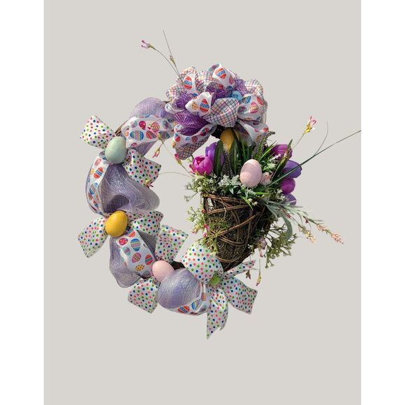 HandmadeA Tiskit a Tasket an Easter basket grapevine wreath form